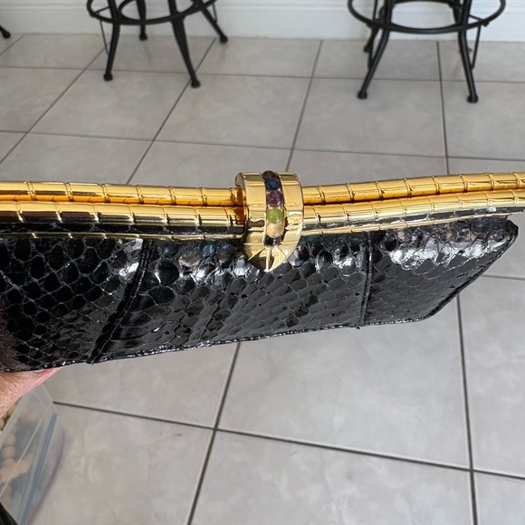 Judith Leiber snakeskin Black and Gold Leather wallet - Picture 7 of 10